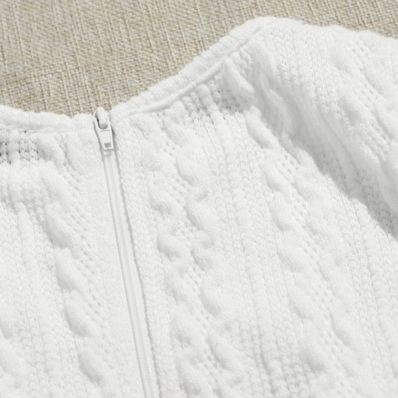 White Textured Knit Cropped Tank Top - Picture 6 of 9